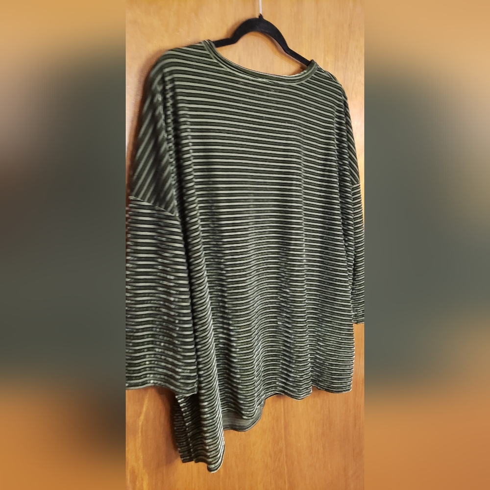 Agnes & Dora Olive Green Striped Velvet 3/4 Sleeve Top - Picture 5 of 5